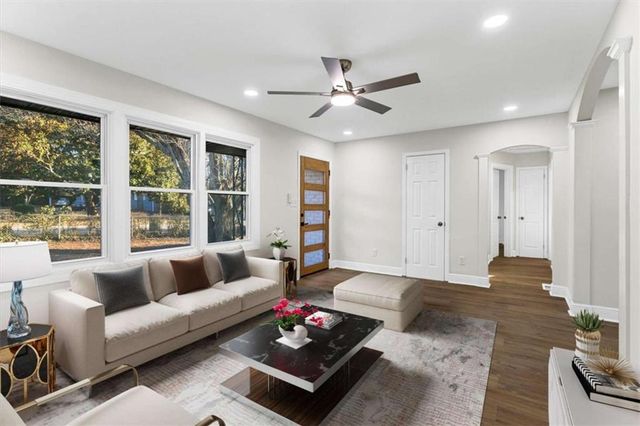 3658 Brookcrest Cir, Decatur, GA 30032