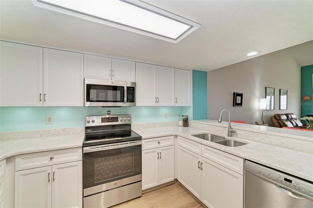 1007 GULF DRIVE N 208, Bradenton Beach, FL 34217