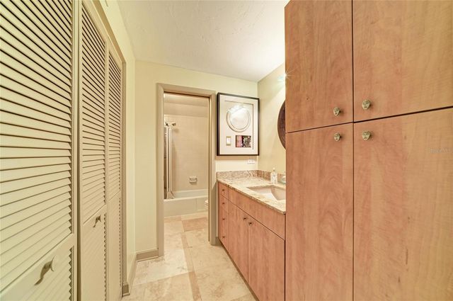 1007 GULF DRIVE N 208, Bradenton Beach, FL 34217