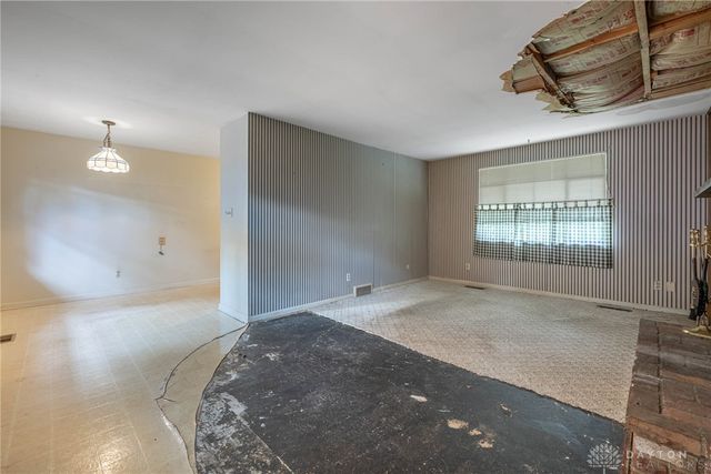 21 Lynn Rae Circle, Dayton, OH 45458