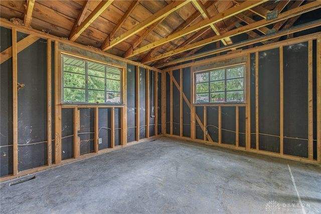 21 Lynn Rae Circle, Dayton, OH 45458