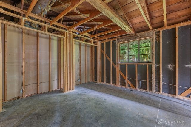 21 Lynn Rae Circle, Dayton, OH 45458