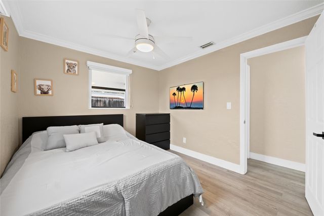 5721 SW 38th Court, Davie, FL 33314