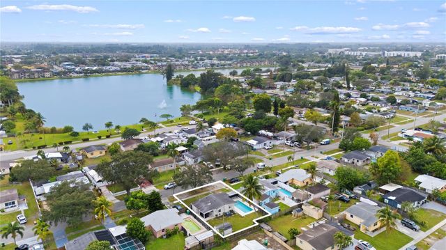 5721 SW 38th Court, Davie, FL 33314