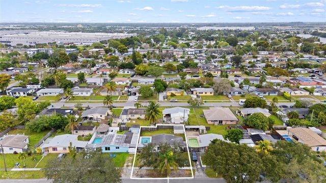 5721 SW 38th Court, Davie, FL 33314