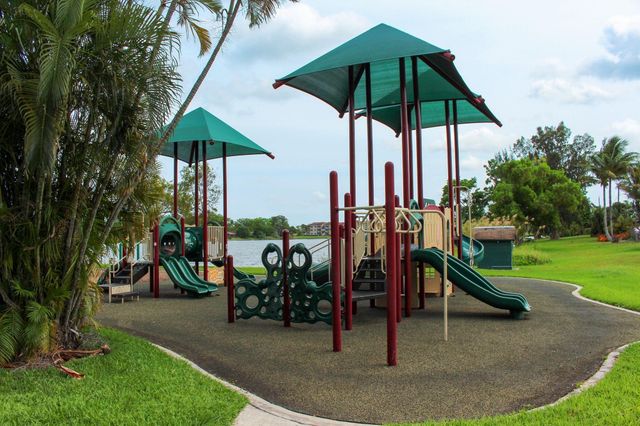 5721 SW 38th Court, Davie, FL 33314