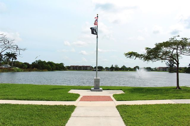 5721 SW 38th Court, Davie, FL 33314