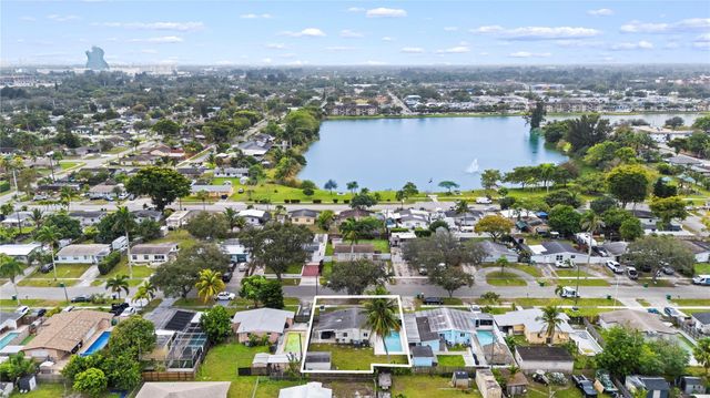 5721 SW 38th Court, Davie, FL 33314