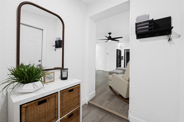 5721 SW 38th Court, Davie, FL 33314