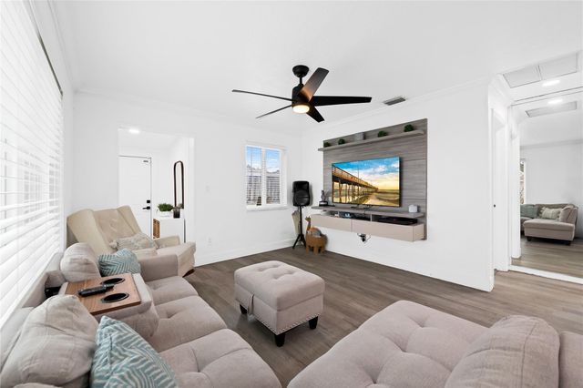 5721 SW 38th Court, Davie, FL 33314