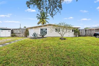5721 SW 38th Court, Davie, FL 33314