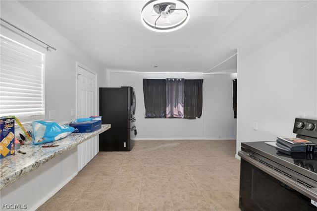 414 NE 15th PL, Cape Coral, FL 33909