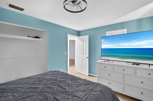 414 NE 15th PL, Cape Coral, FL 33909