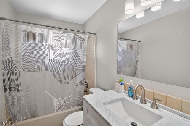 414 NE 15th PL, Cape Coral, FL 33909