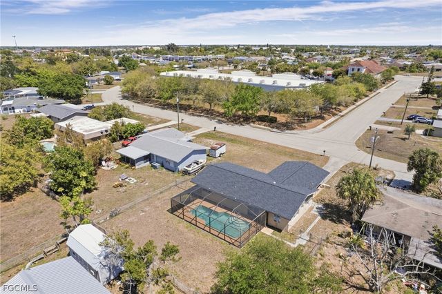 414 NE 15th PL, Cape Coral, FL 33909