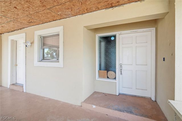 414 NE 15th PL, Cape Coral, FL 33909