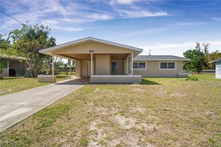 414 NE 15th PL, Cape Coral, FL 33909
