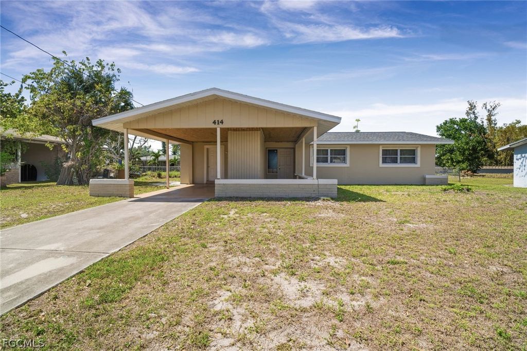 414 NE 15th PL, Cape Coral, FL 33909