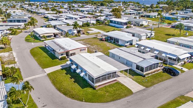 5634 Captain John Smith LOOP, North Fort Myers, FL 33917