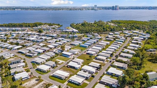 5634 Captain John Smith LOOP, North Fort Myers, FL 33917