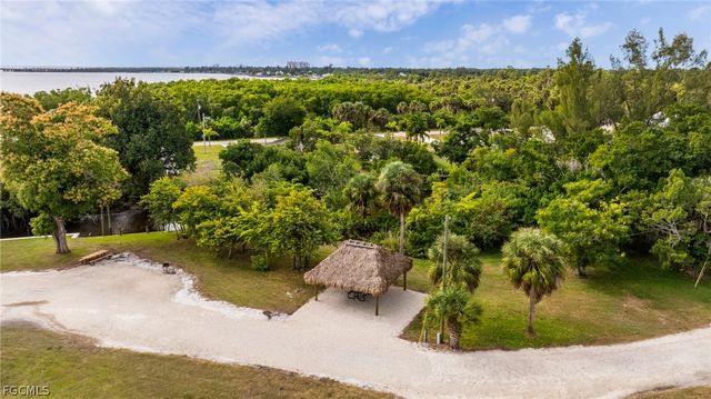 5634 Captain John Smith LOOP, North Fort Myers, FL 33917