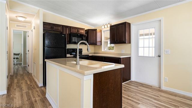 5634 Captain John Smith LOOP, North Fort Myers, FL 33917