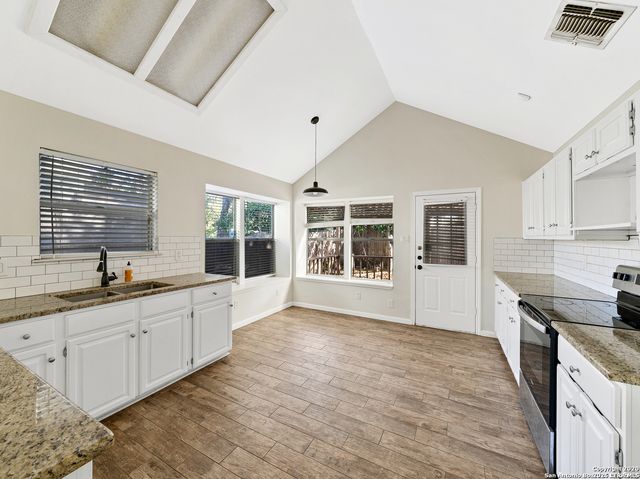 21142 Sierra Crest, San Antonio, TX 78259