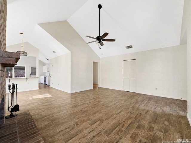 21142 Sierra Crest, San Antonio, TX 78259