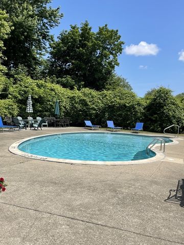50 Cambridge Road 317, Woburn, MA 01801