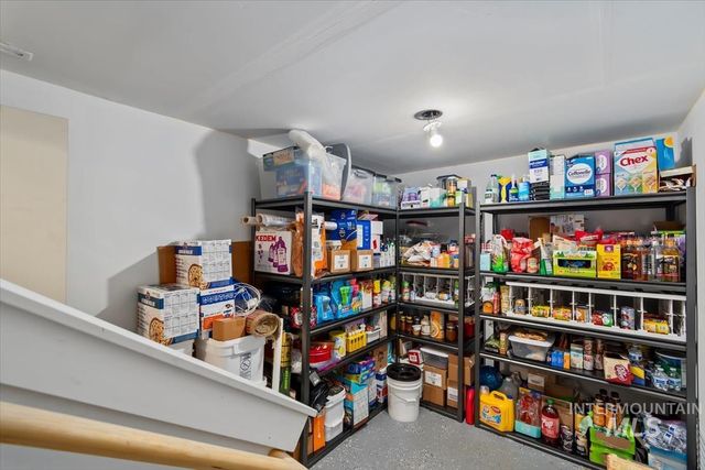 1825 W Beacon Light Rd, Eagle, ID 83616