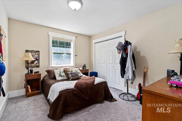 1825 W Beacon Light Rd, Eagle, ID 83616
