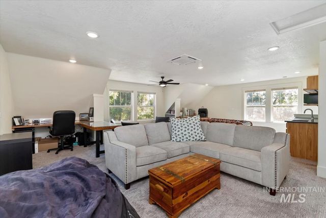 1825 W Beacon Light Rd, Eagle, ID 83616