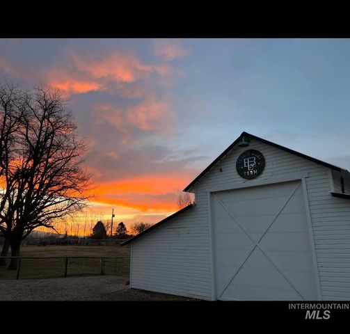 1825 W Beacon Light Rd, Eagle, ID 83616