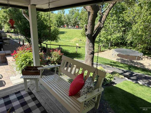 1825 W Beacon Light Rd, Eagle, ID 83616