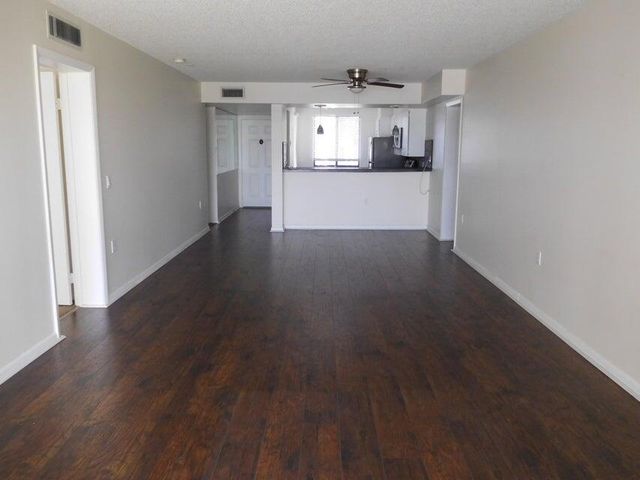 2561 Village Boulevard 306, West Palm Beach, FL 33409