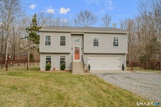 995 Old Colchester Road, Montville, CT 06370