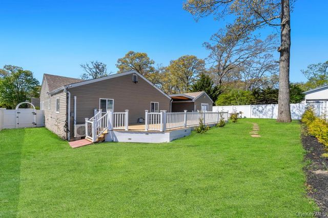 25 Snyder Street, Patchogue, NY 11772