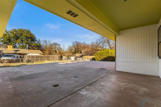 607 Willowbrook Circle, Duncanville, TX 75116