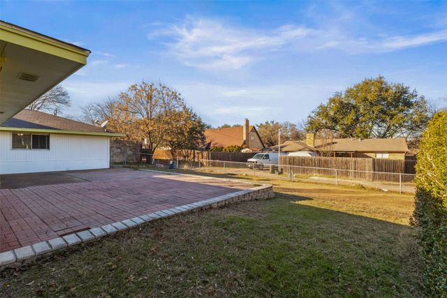 607 Willowbrook Circle, Duncanville, TX 75116