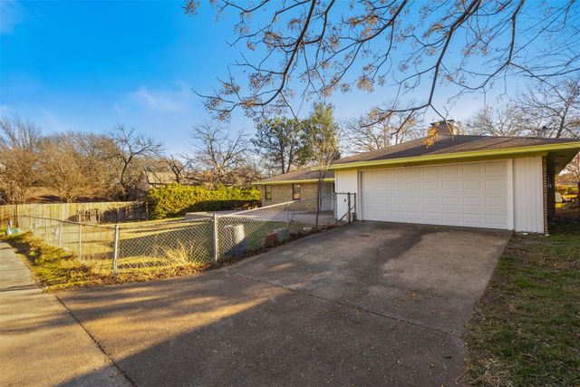 607 Willowbrook Circle, Duncanville, TX 75116