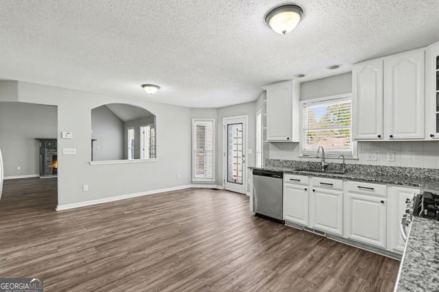 29 Waterford Way, Powder Springs, GA 30127