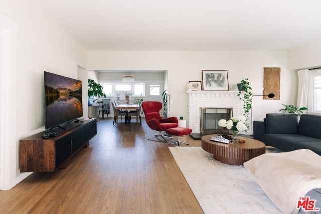 889 N Chester Avenue, Pasadena, CA 91104