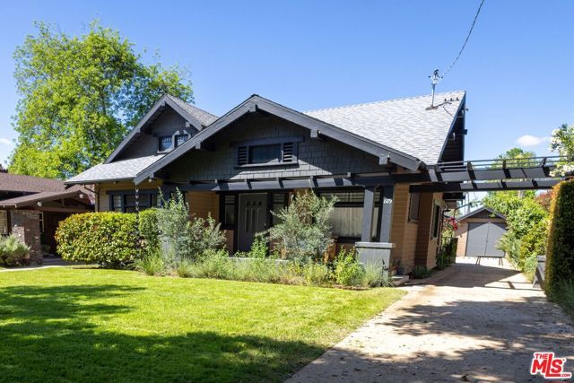 889 N Chester Avenue, Pasadena, CA 91104