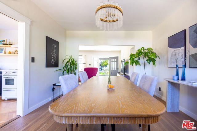 889 N Chester Avenue, Pasadena, CA 91104