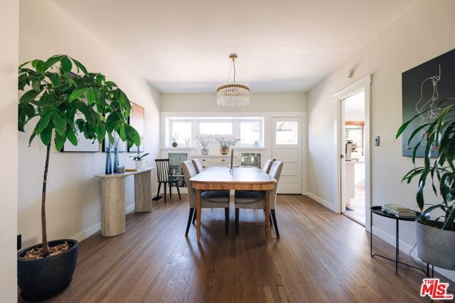889 N Chester Avenue, Pasadena, CA 91104