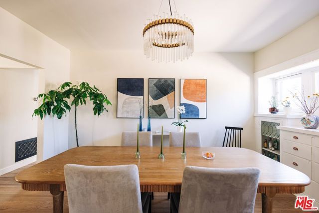 889 N Chester Avenue, Pasadena, CA 91104