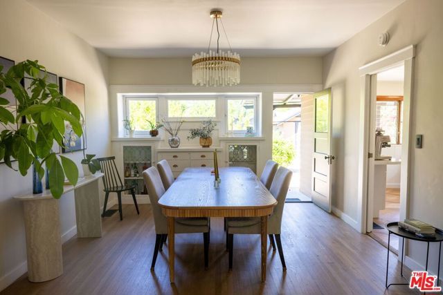 889 N Chester Avenue, Pasadena, CA 91104