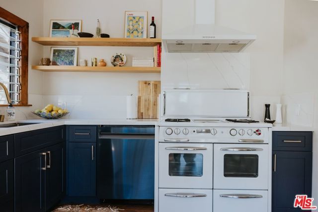 889 N Chester Avenue, Pasadena, CA 91104