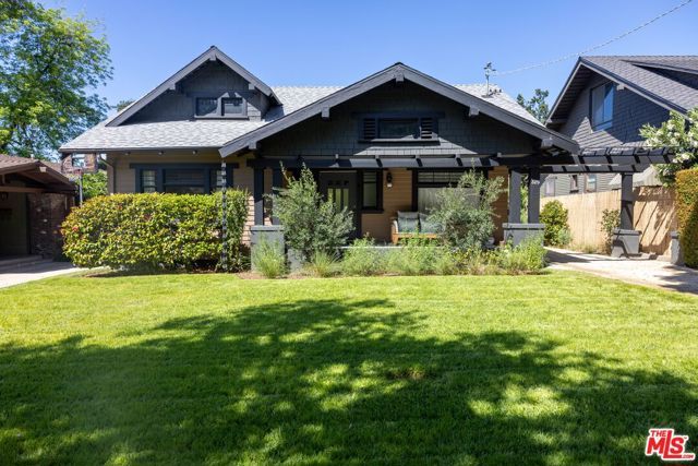 889 N Chester Avenue, Pasadena, CA 91104