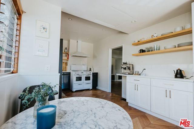 889 N Chester Avenue, Pasadena, CA 91104